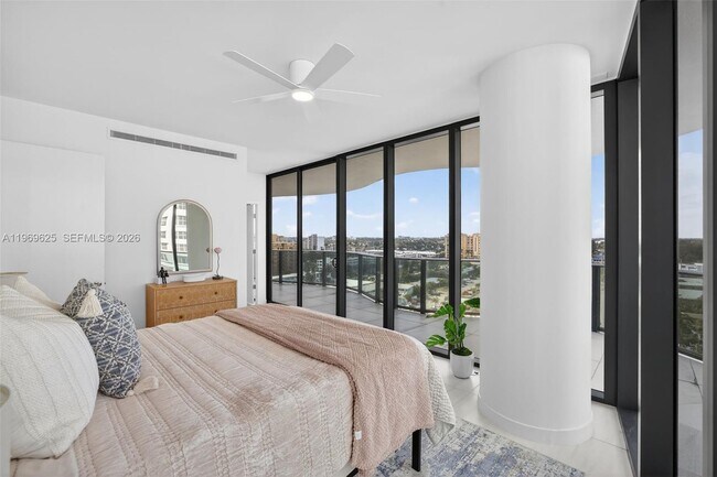 Building Photo - 900 N Ocean Blvd