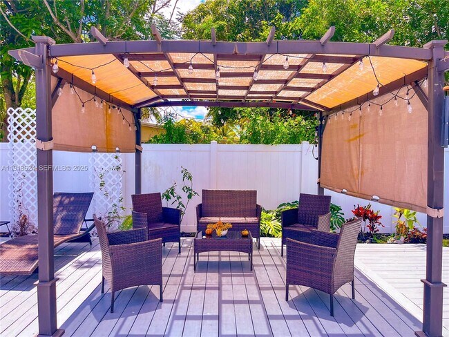 Building Photo - 4420 NW 30th Ct