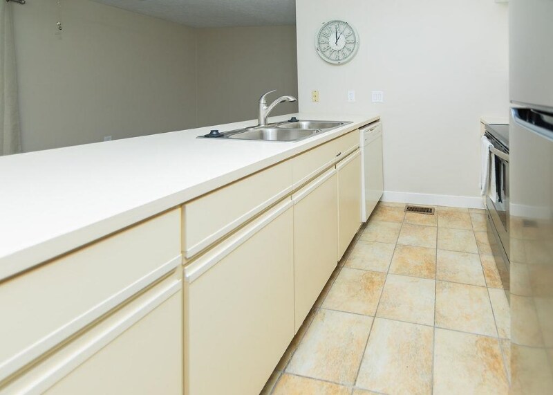 Building Photo - 1346 S College Mall Rd