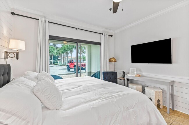 Building Photo - Available now.  Cute Furnished Studio Cond...