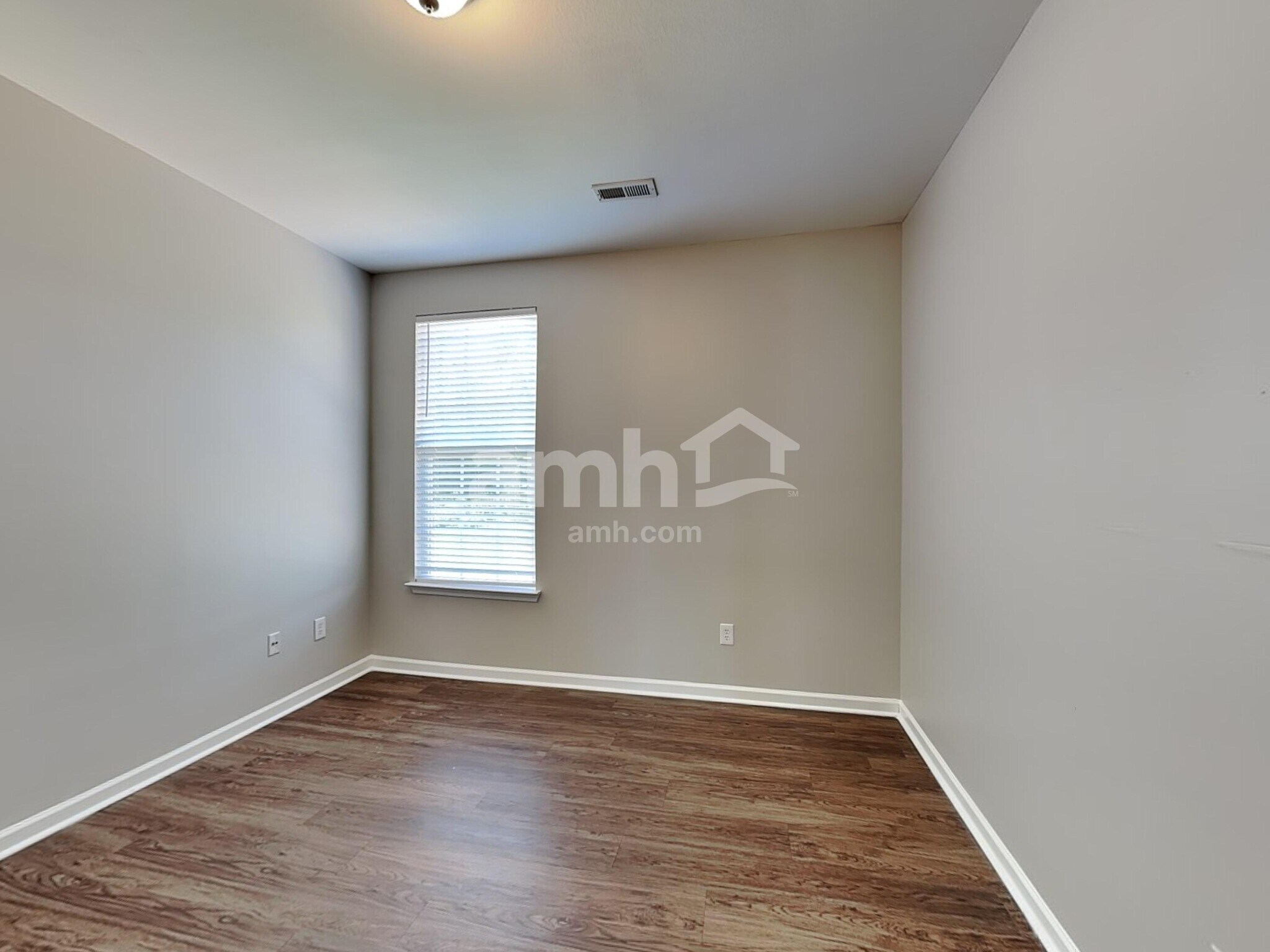 Building Photo - 22 Tack Ln