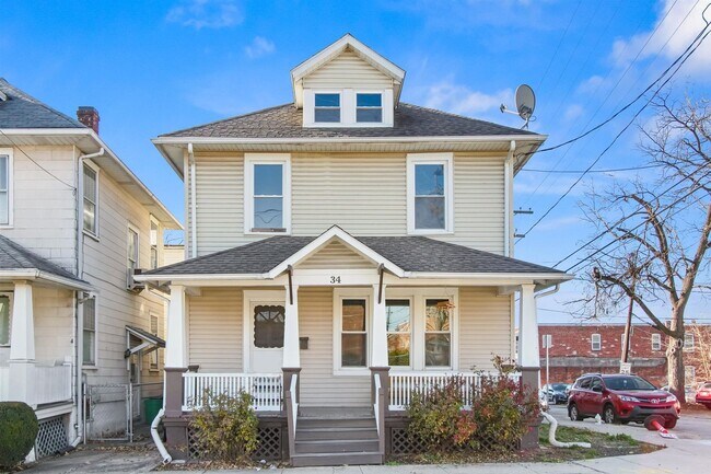Building Photo - 34 S Royal St