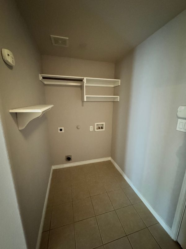 Building Photo - 421 Commonwealth Dr