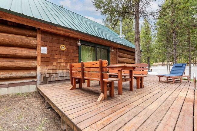 Building Photo - 55823 Wood Duck Dr