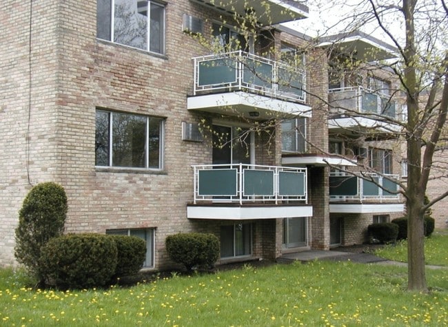 Ellicott Shores Apartments - 75 Marine Park