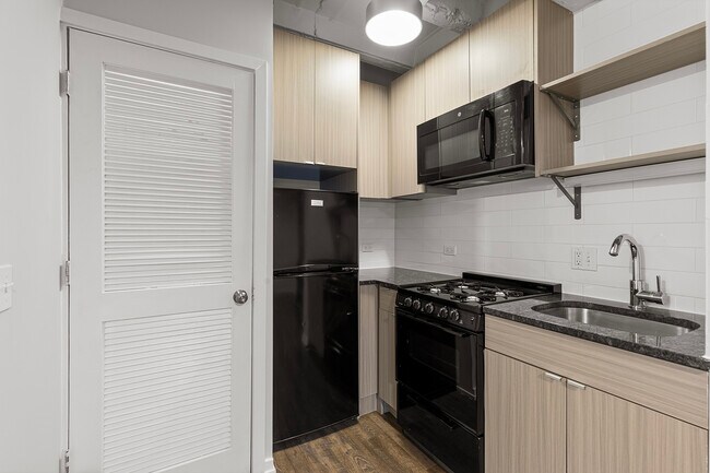 Building Photo - 5718 N Winthrop Ave