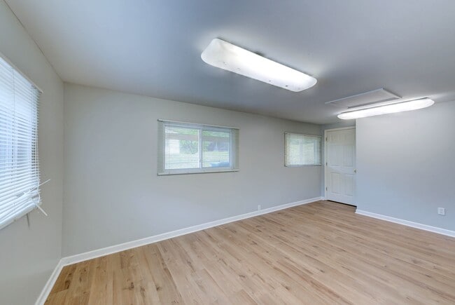 Building Photo - Dog Friendly 3 Bed 1 Bath Ranch Home With ...