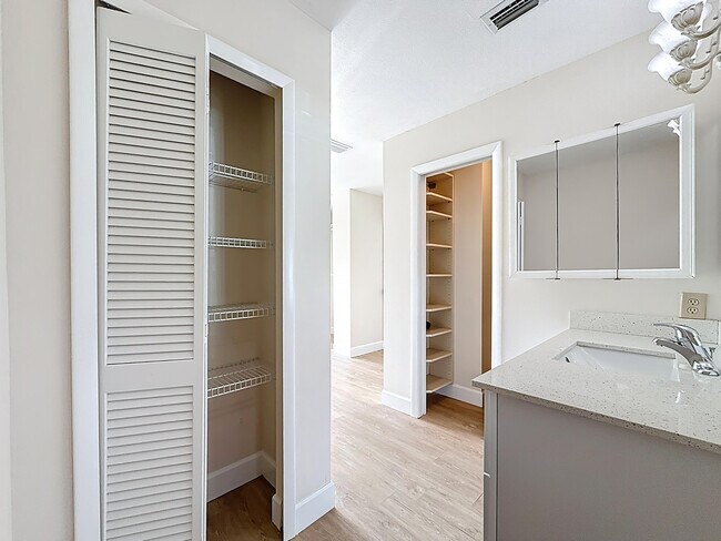 Building Photo - 9278 Ketay Cir