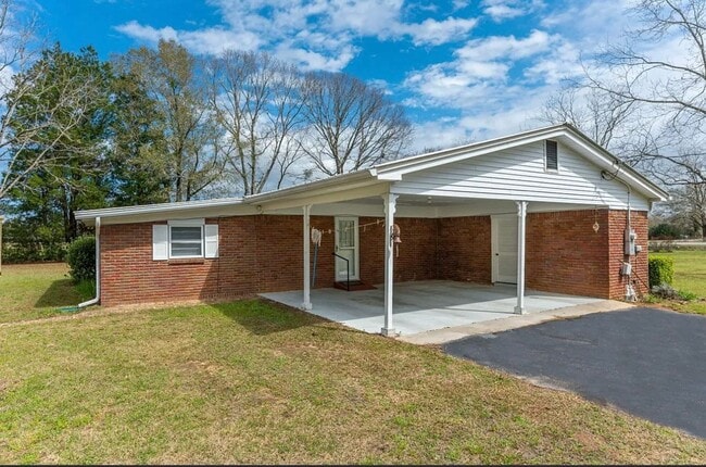 Building Photo - 3 bedrooms 2 bathroom