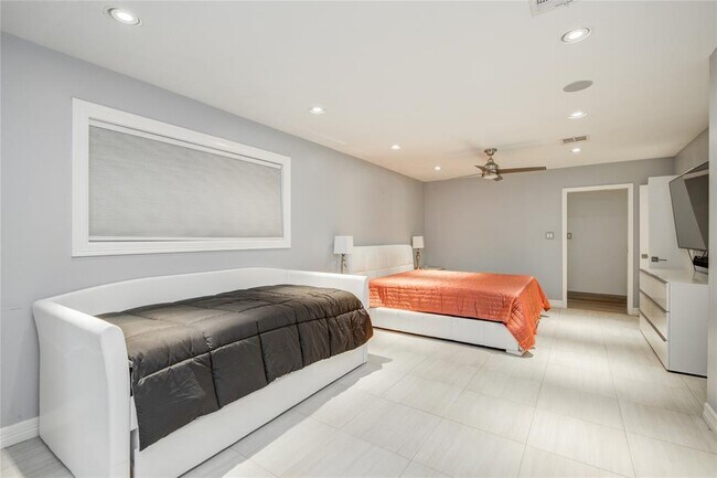 Building Photo - 5754 Wigton Dr