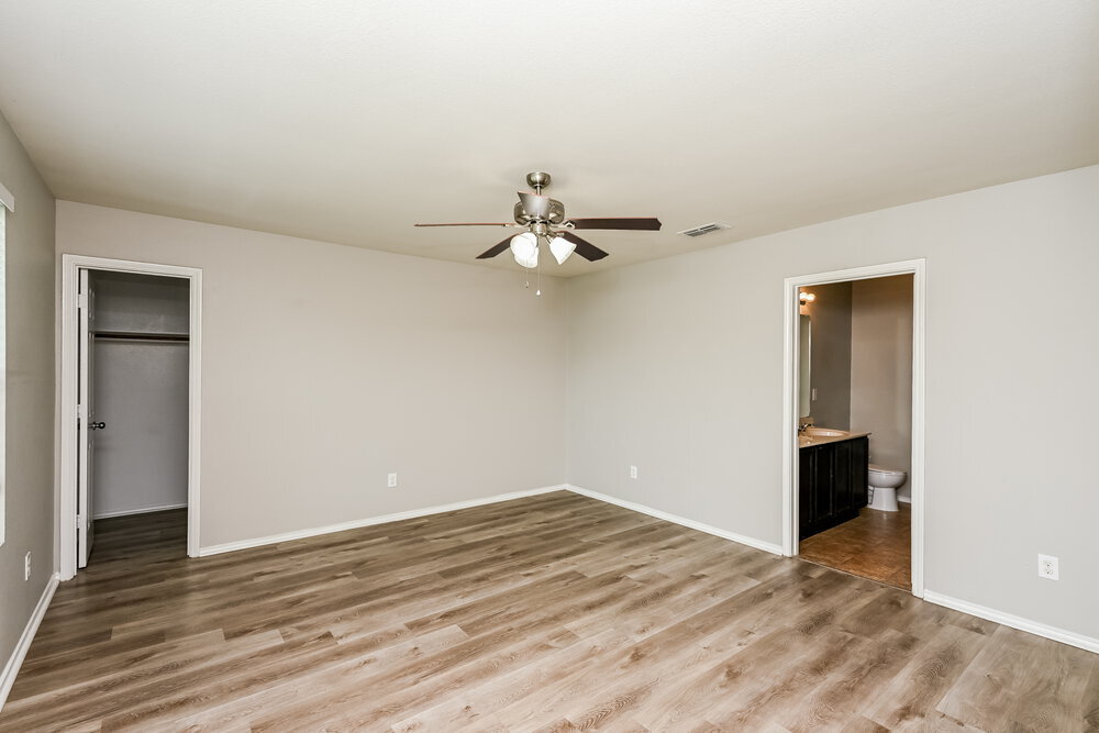 Building Photo - 10009 Calcite Dr