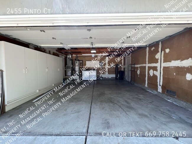 Building Photo - 2455 Pinto Ct