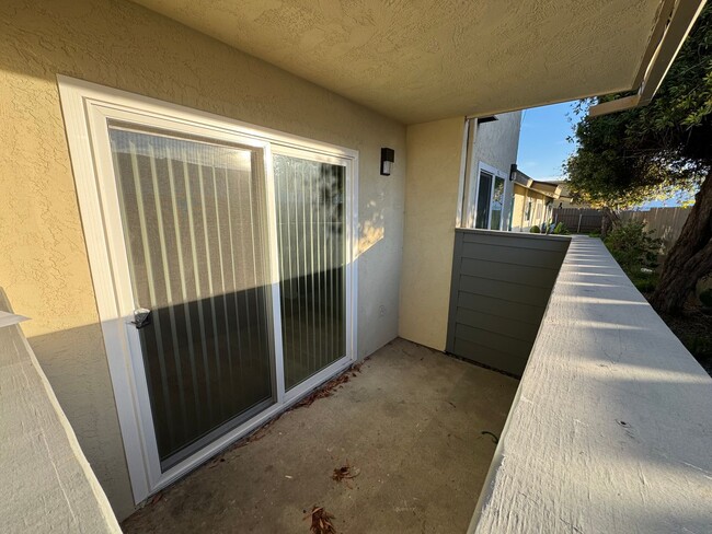 Building Photo - 1343-47 Grove Ave