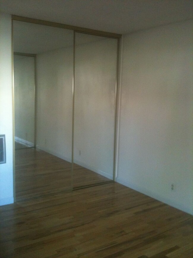 Building Photo - Cozy Ground Level Condo in Goleta!