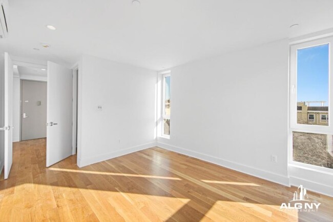 Building Photo - 1 bedroom in FAR ROCKAWAY NY 11693