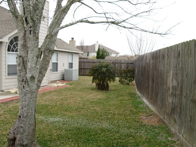 Building Photo - 5123 Chase Park Gate St