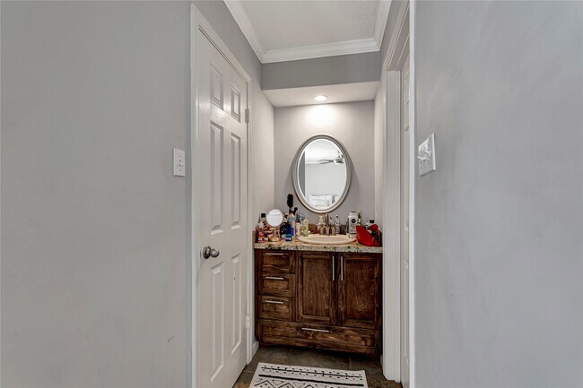 Building Photo - 11718 Scottsdale Dr