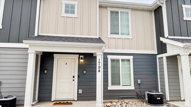 Building Photo - 1794 N 1260 E