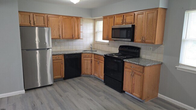 Building Photo - 212 Eagon Ave