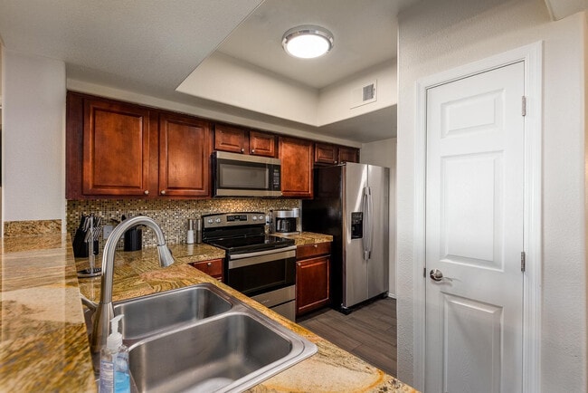 Building Photo - 15095 N Thompson Peak Pkwy