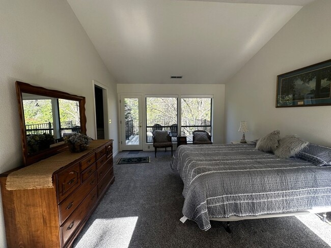 Building Photo - Light Filled 4 Bedroom 2.5 Bathroom Two-St...
