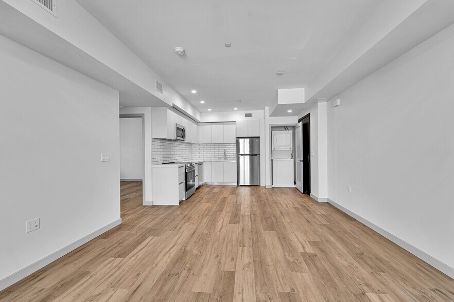 Building Photo - 1240 Magnolia Ave