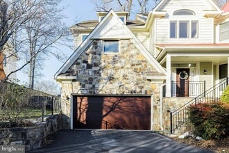 Building Photo - 5922 Chesterbrook Rd