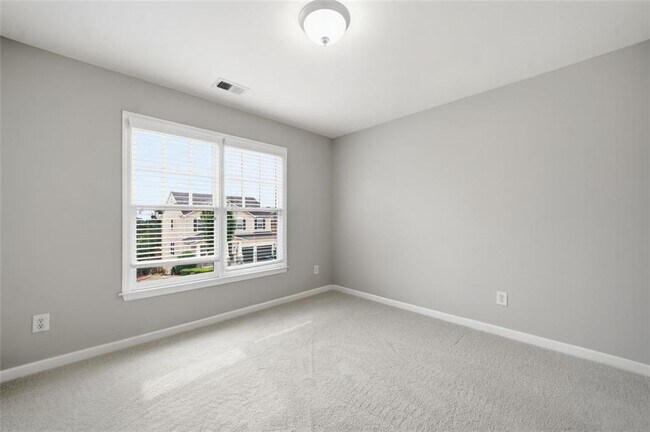 Building Photo - 3685 Silver Springs Rd