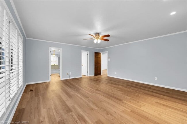 Building Photo - 2411 S 46th St