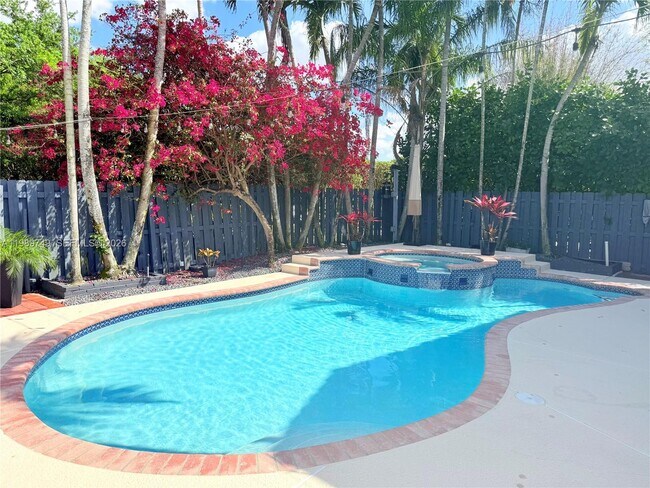 Building Photo - 4021 SW 153rd Ave