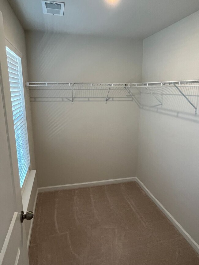 Building Photo - Newly Built 3 Bed + Loft Home in The Palis...