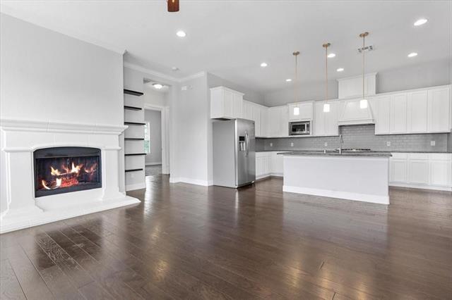 Building Photo - 698 Pendle Forest Dr
