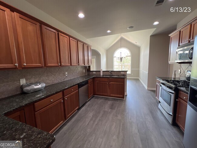 Building Photo - 80 Drew Cir