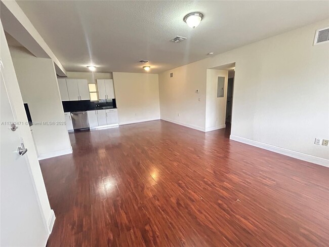 Building Photo - 2931 Sheridan Ave
