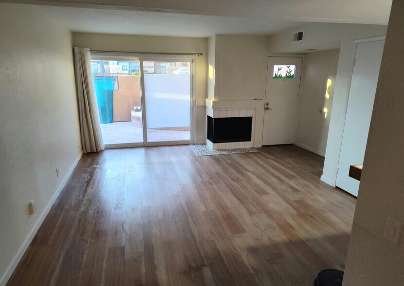 Building Photo - 25671 Le Parc
