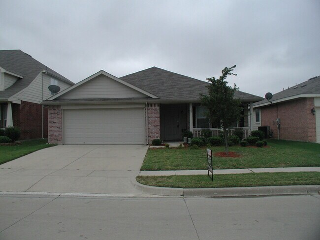 Building Photo - Charming 3 Bedroom 2 Bath In Keller ISD Move in Special! 1 month FREE!