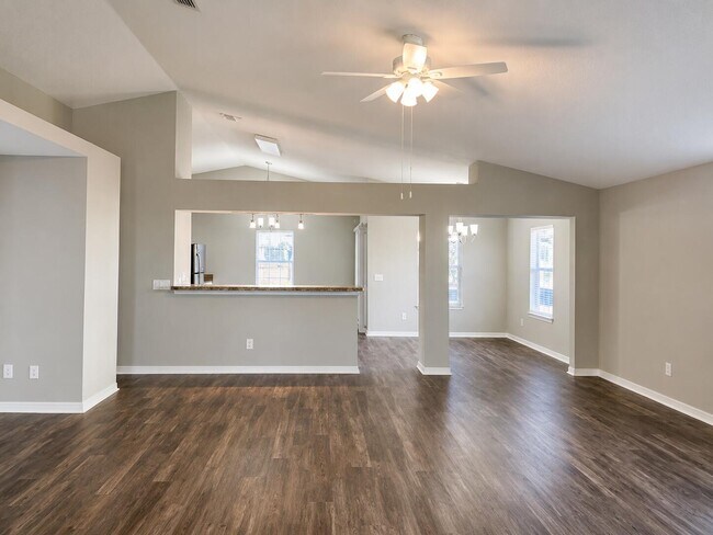 Building Photo - 124 Sandstone Trail