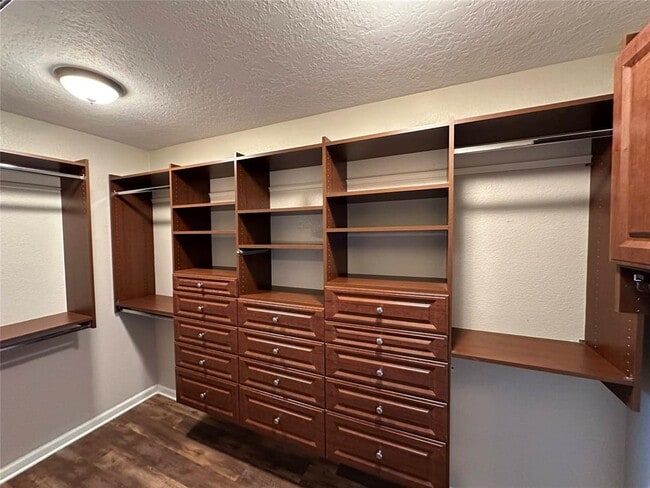 Building Photo - 10902 Grassmere Ct