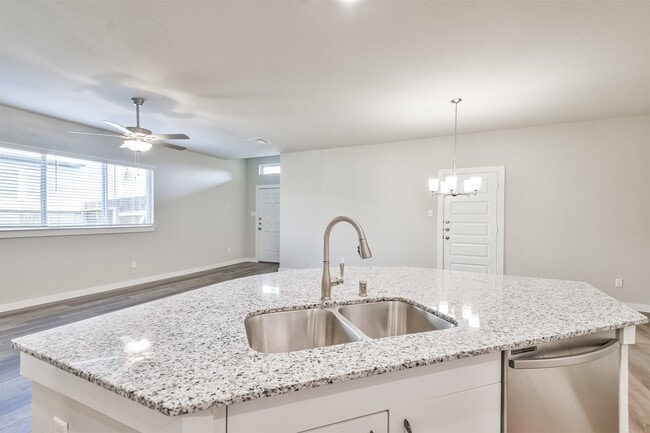 Building Photo - 9800 Grosbeak Ln