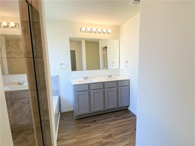 Building Photo - 301 Greatest Gift Wy