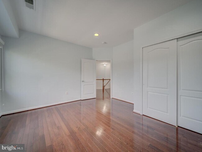 Building Photo - 43320 Barnstead Dr