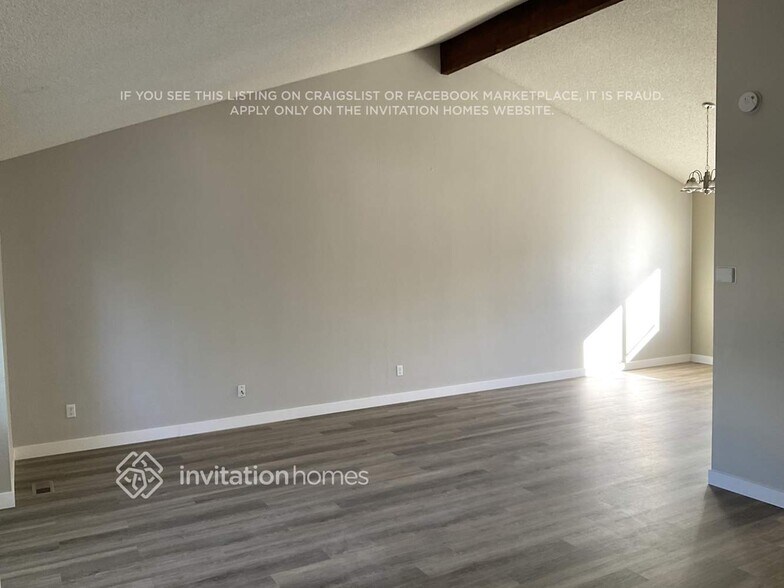 Building Photo - 19030 E Chaffee Pl