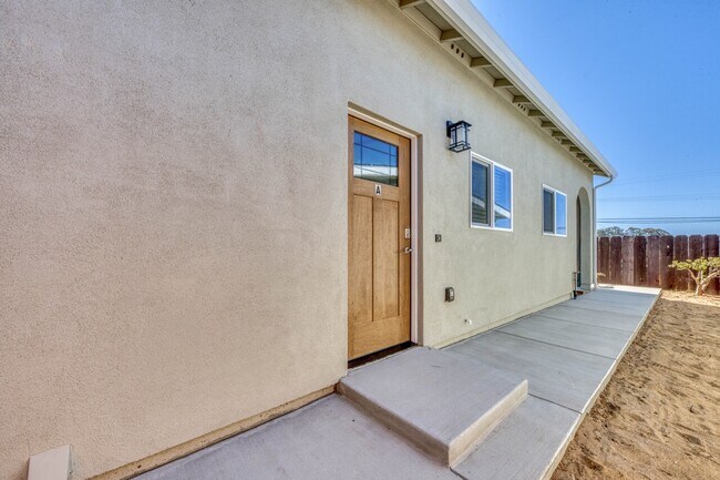 Building Photo - 3052 Eddy Cir