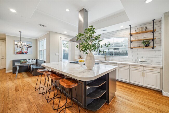 Building Photo - 1502 Whispering Pines Dr