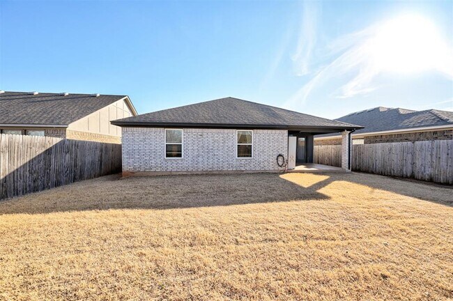 Building Photo - 465 Compass Dr