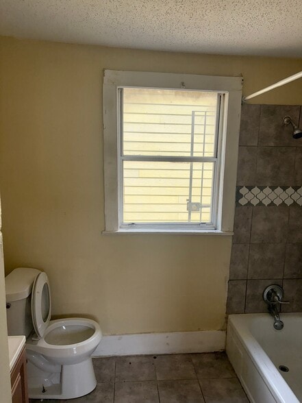 Building Photo - 8626 Green St