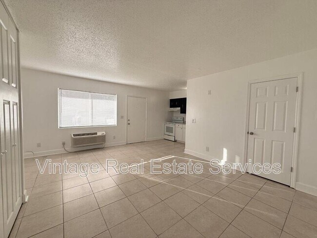 Building Photo - 3301 58th Ave S