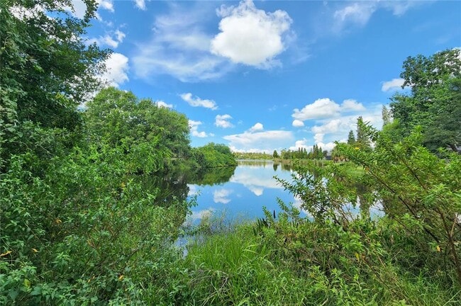 Building Photo - 10687 Lake Montauk Dr