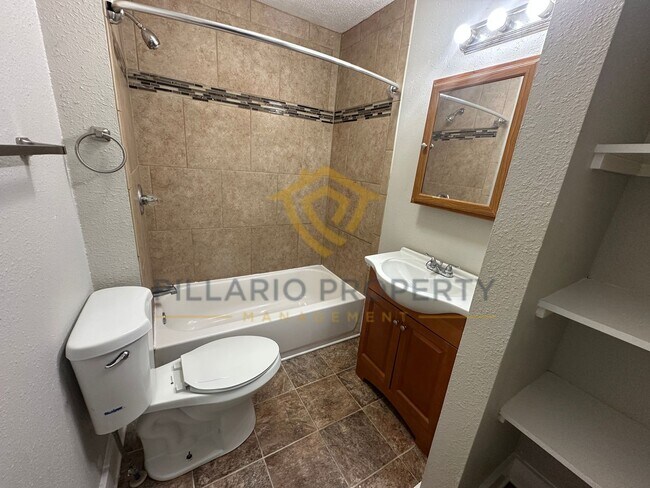Building Photo - 2704-2704 Highland Pl