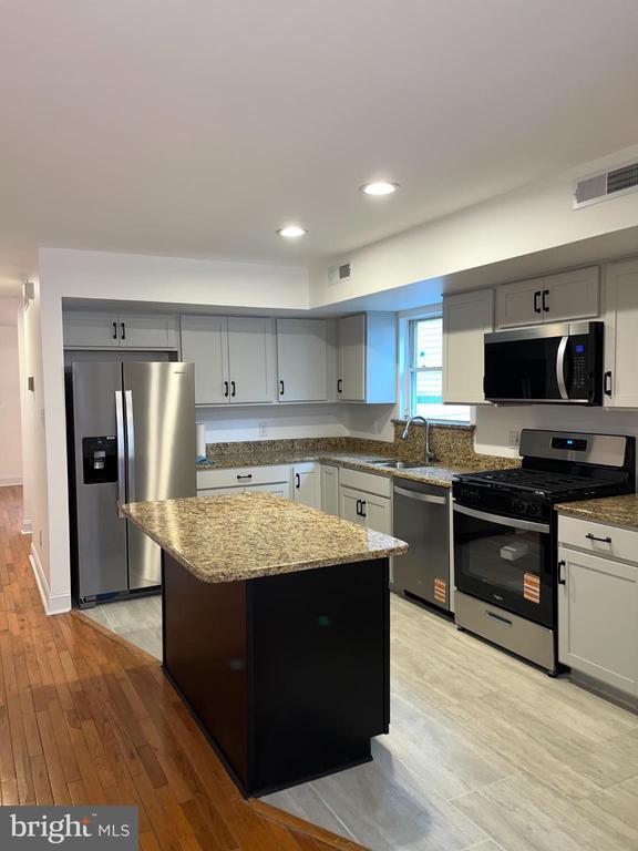 Building Photo - 1324 N Hancock St